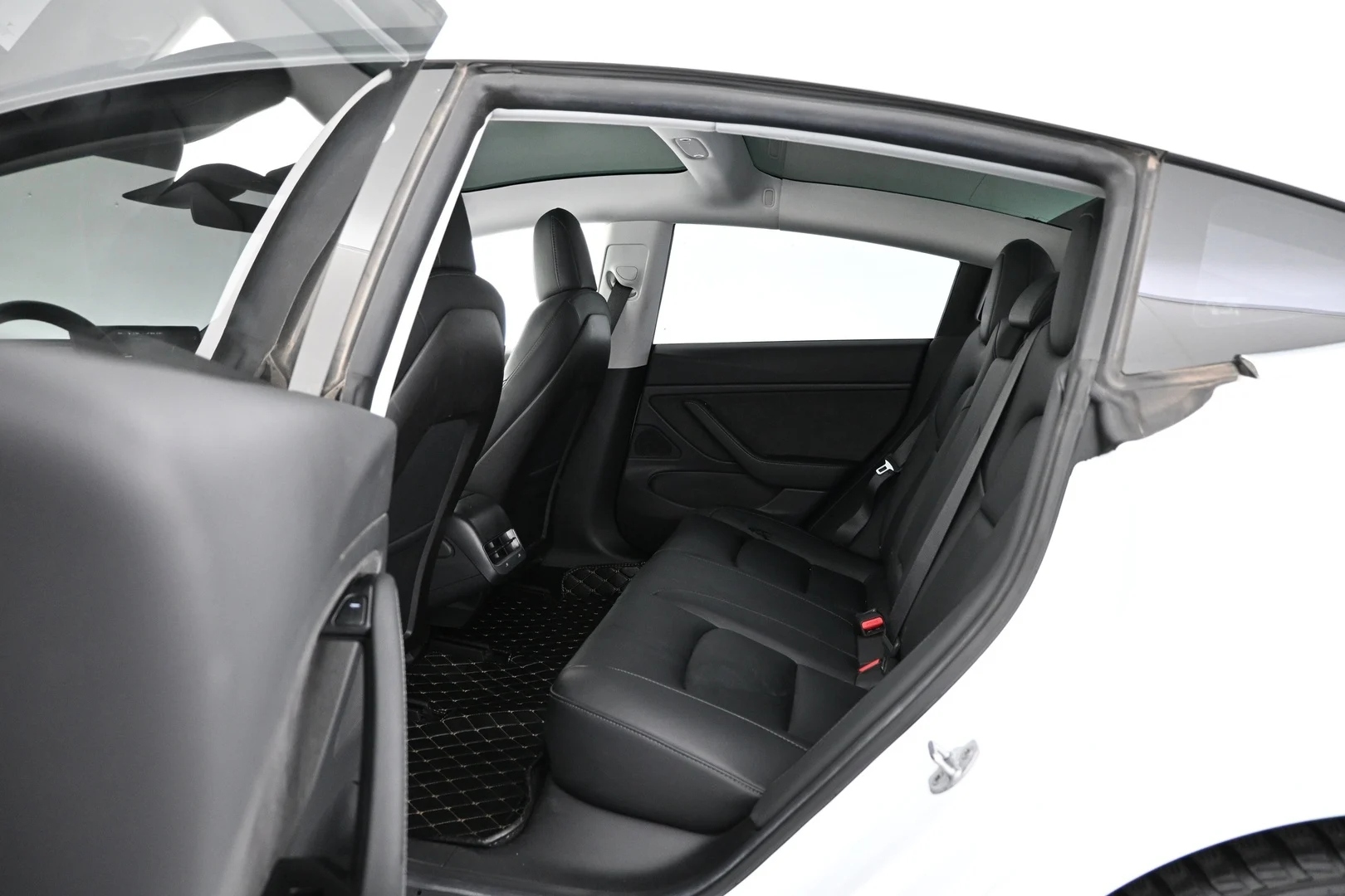 Car Image - eecBR8BOtYA1XN5zdm52q