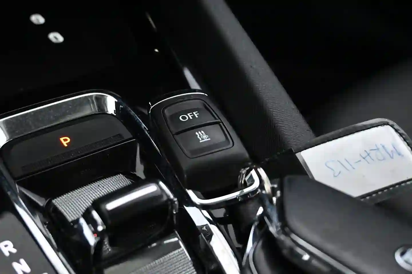 Car Image - 2PnJ3SRVE7LGXO1R6ZIFYL