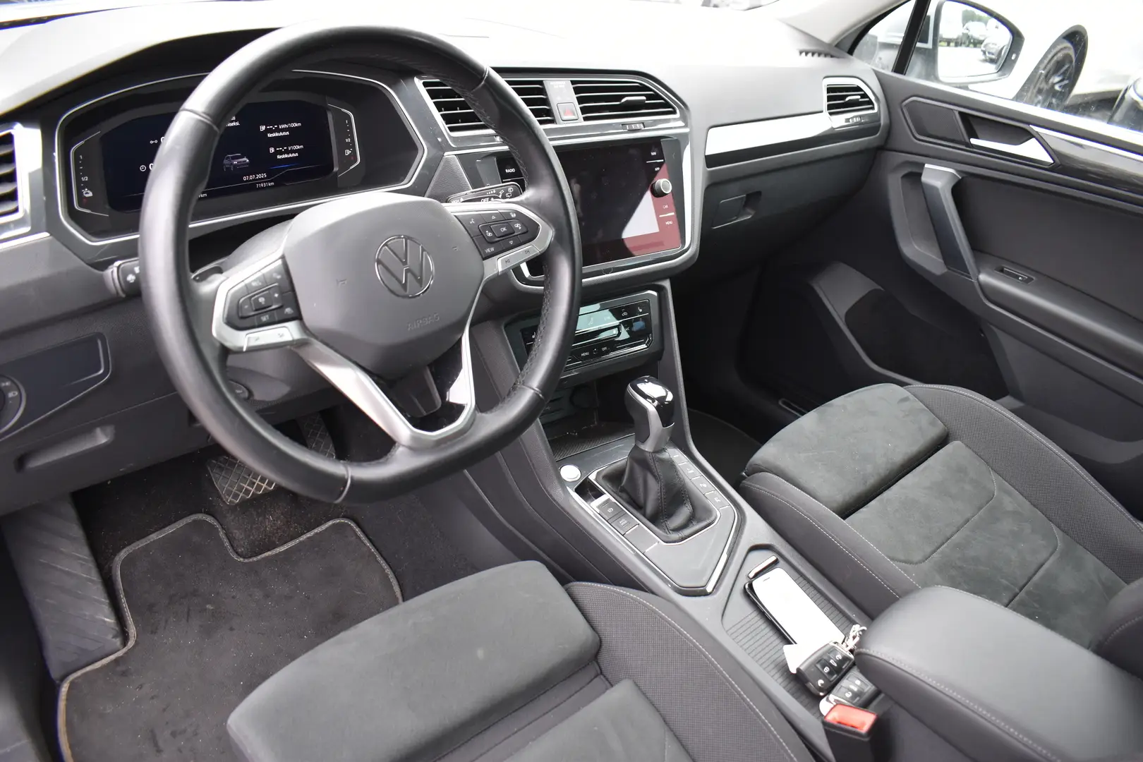Car Image - 63ZOf69UNZl2ds5WPPQYP2