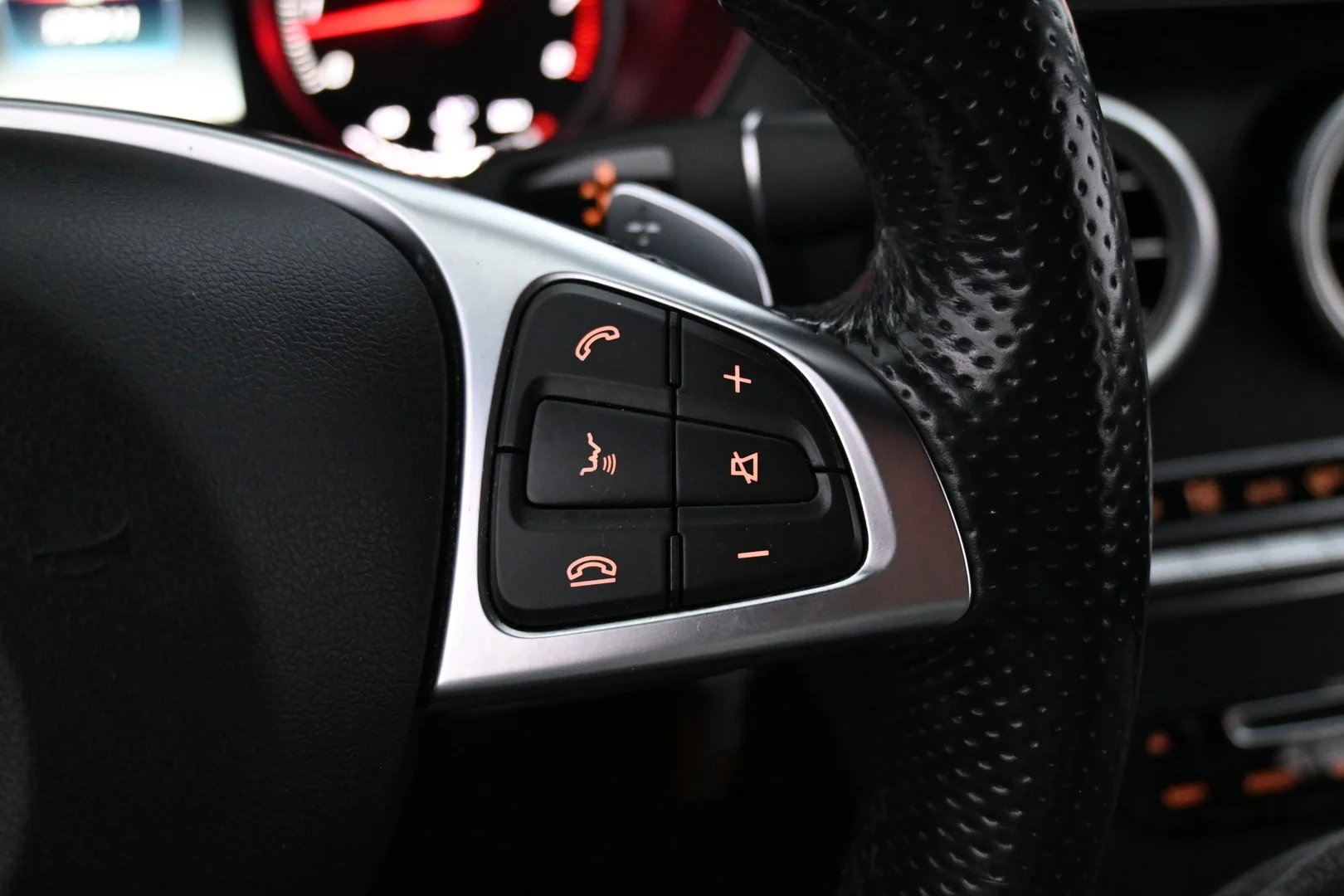 Car Image - 32pkXwHsruwF1wnhBdhBq
