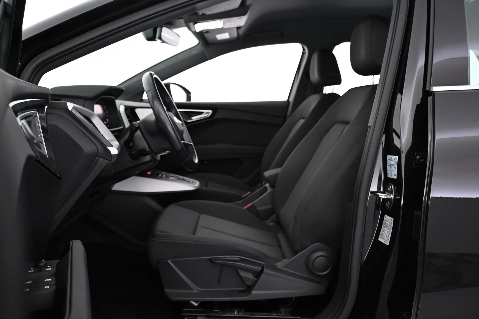 Car Image - 1XMRU0igZClrzPoUaMgIRl