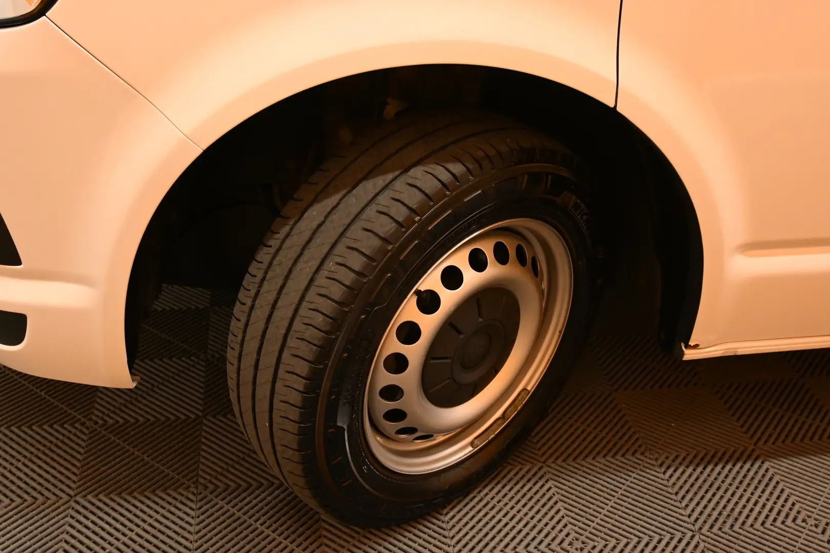 Car Image - 1poNFsisIJJ7I3ISqo2et4