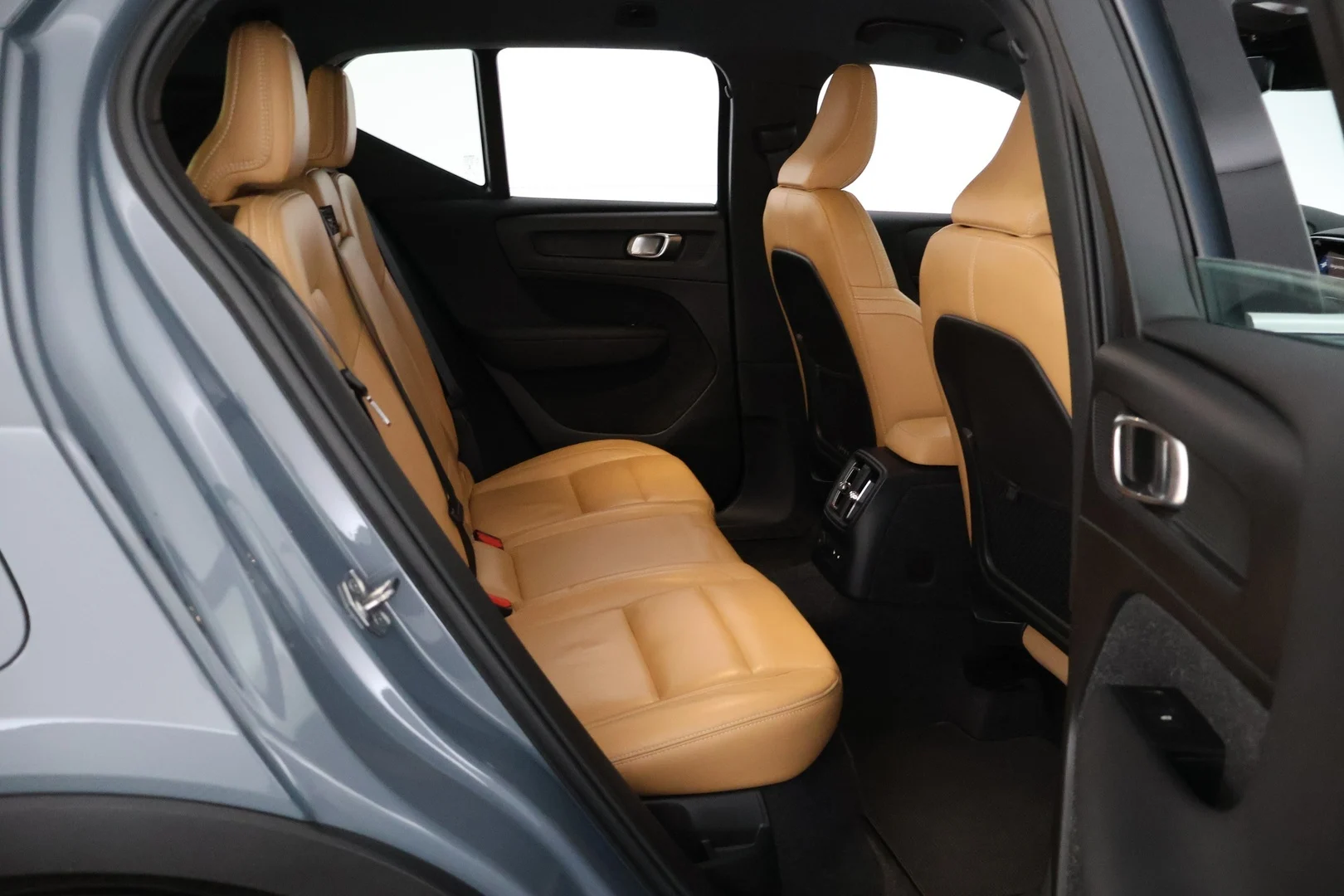 Car Image - 430dTeyA5JLSnvwKy7YiOV