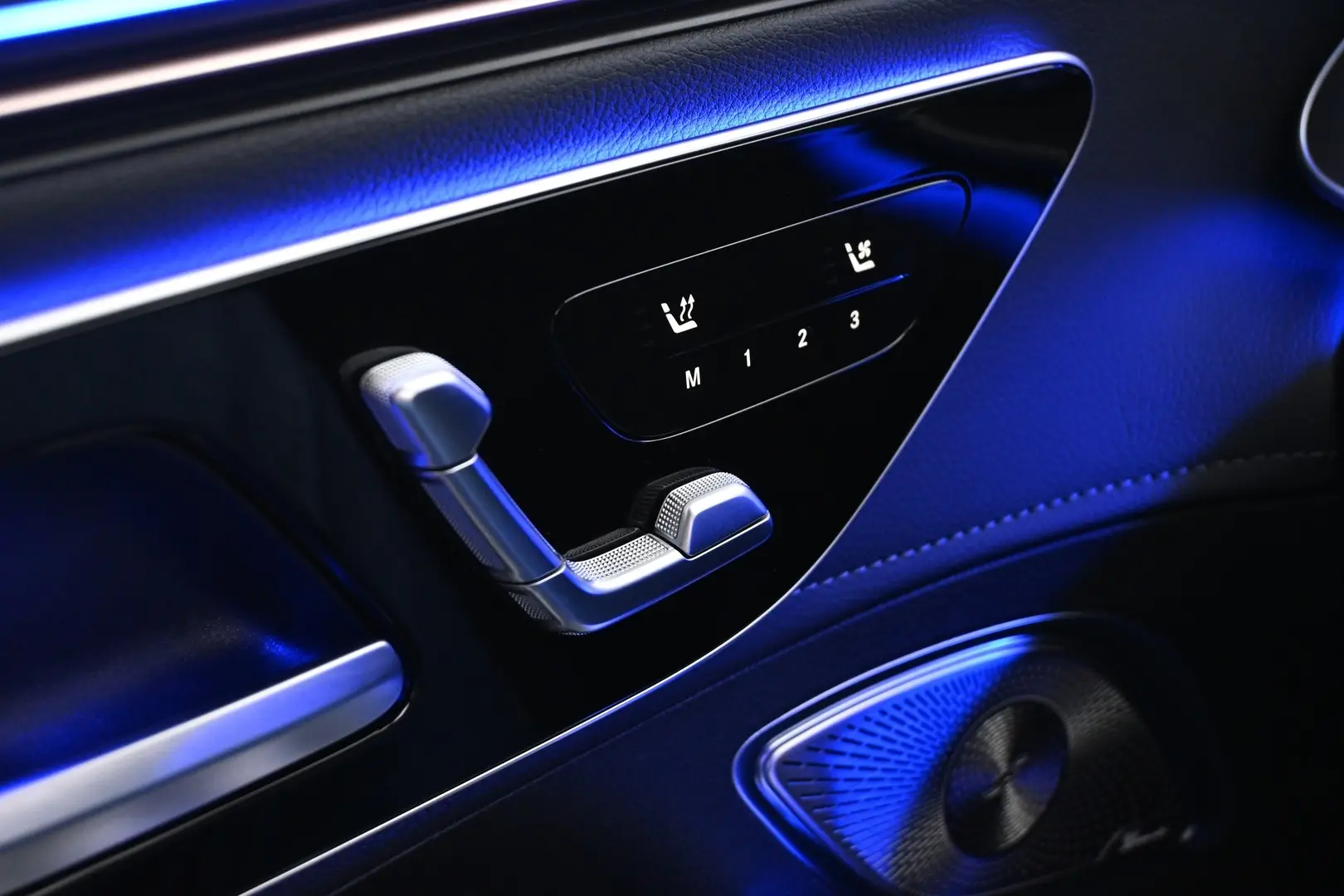 Car Image - 6YIXbFZZJ3sIInKeRDUZvl