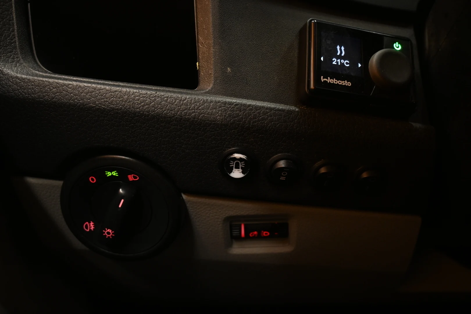 Car Image - MnmlckIlrDKzPyL9x8Ply