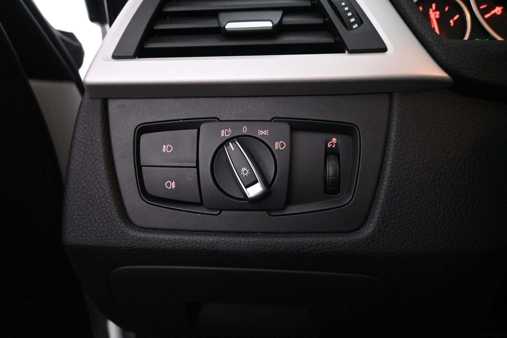 Car Image - 4QPLtabJSuBYxJk6W1Jro5