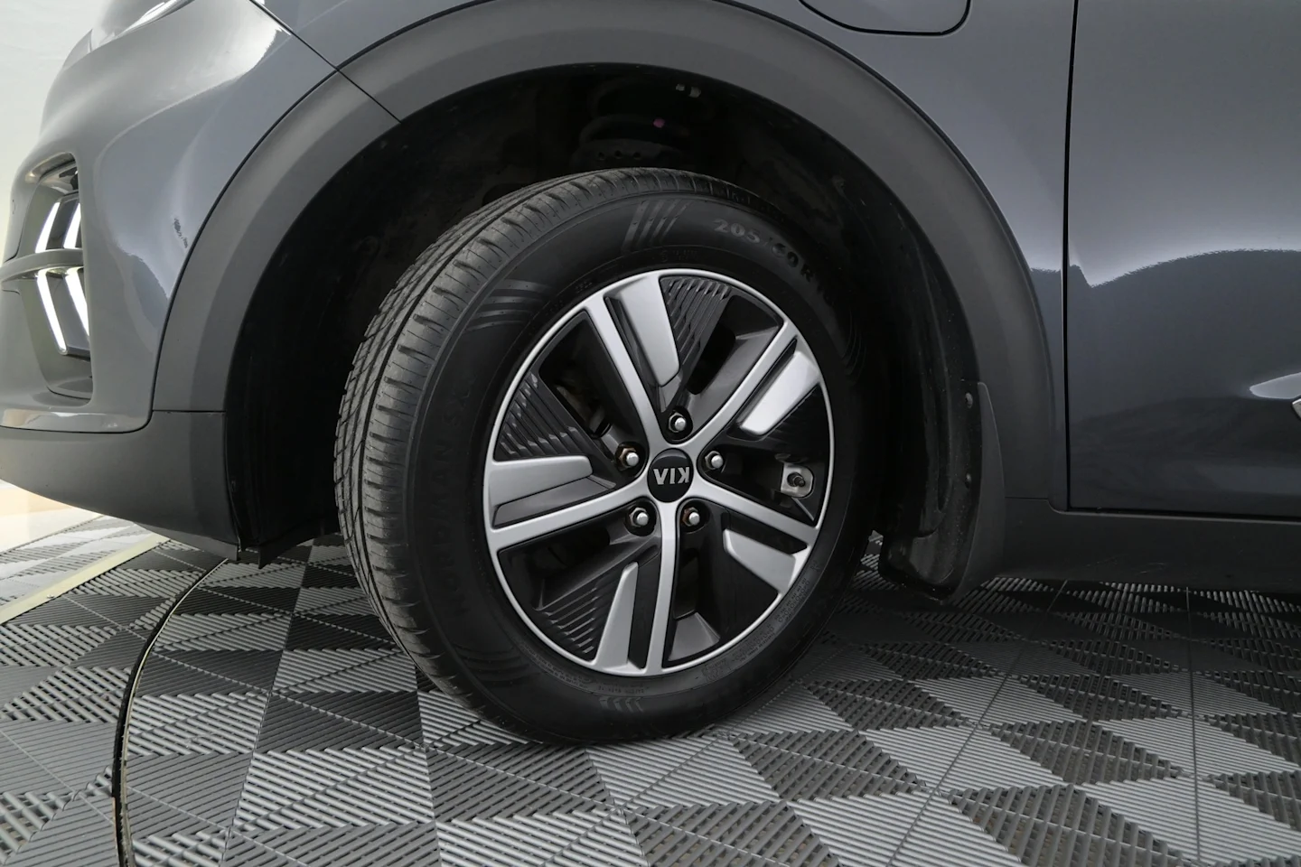 Car Image - 7FB5JksMarm7vb18SIvNS8