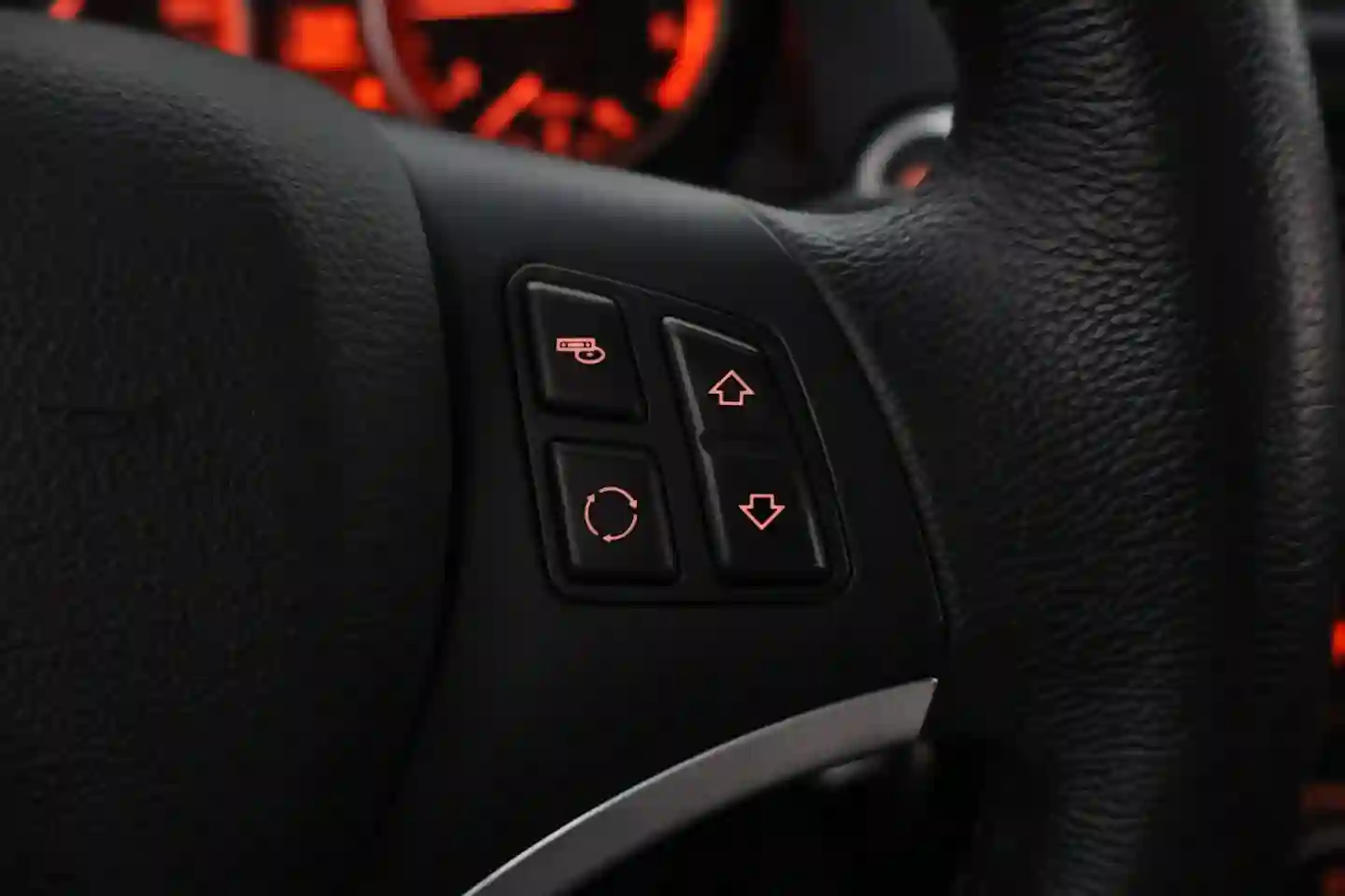 Car Image - 1xCG60pM0H2XI4LnMPjCCu