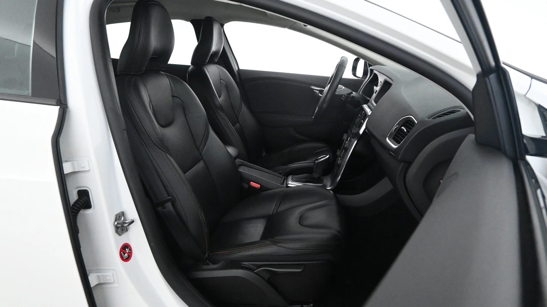 Car Image - 5lCB36d9LNcFjIvUxkXvf7