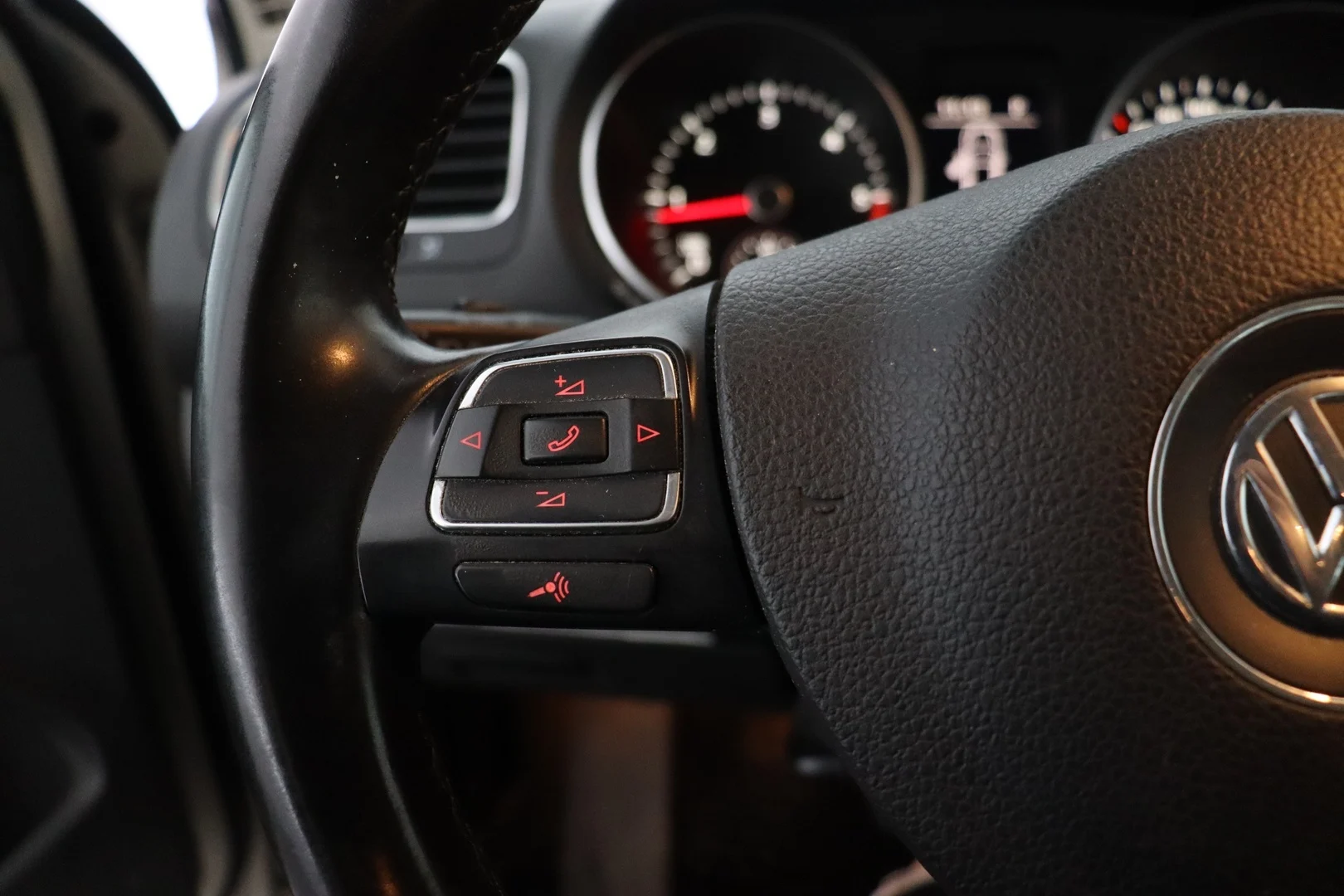 Car Image - 4VsxTXUMgxM9qDvtE1ubgl
