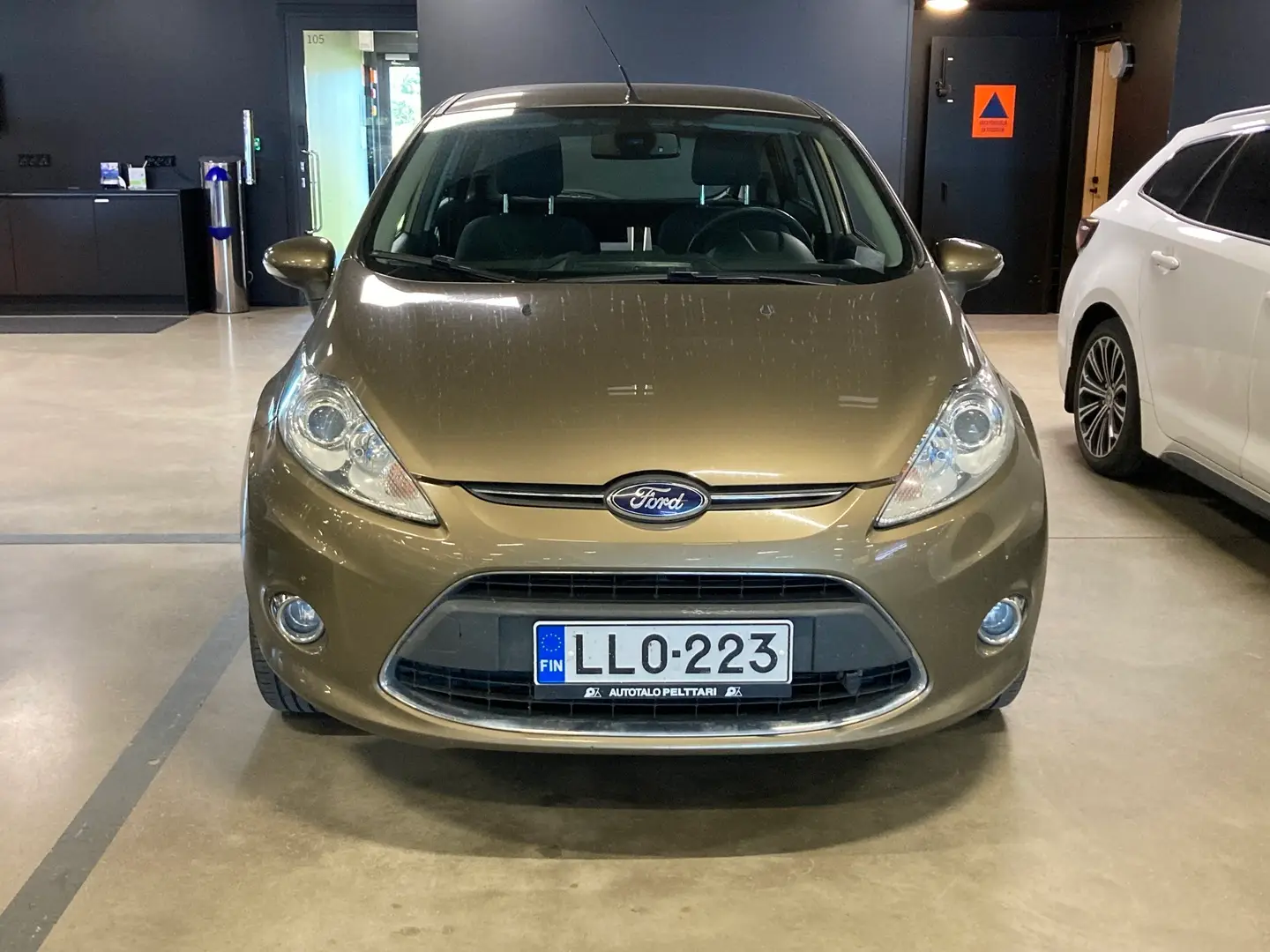 Car Image - 7E1HDMKo1r2INhqpjHx7vv