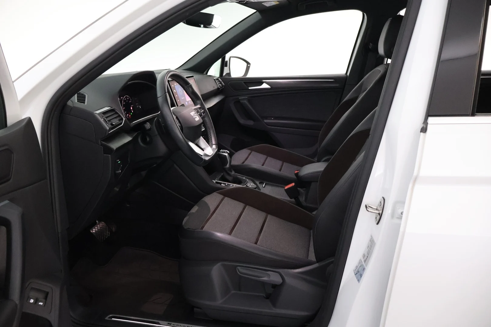 Car Image - 77KrzsmlvfeayfRYEfRrs0