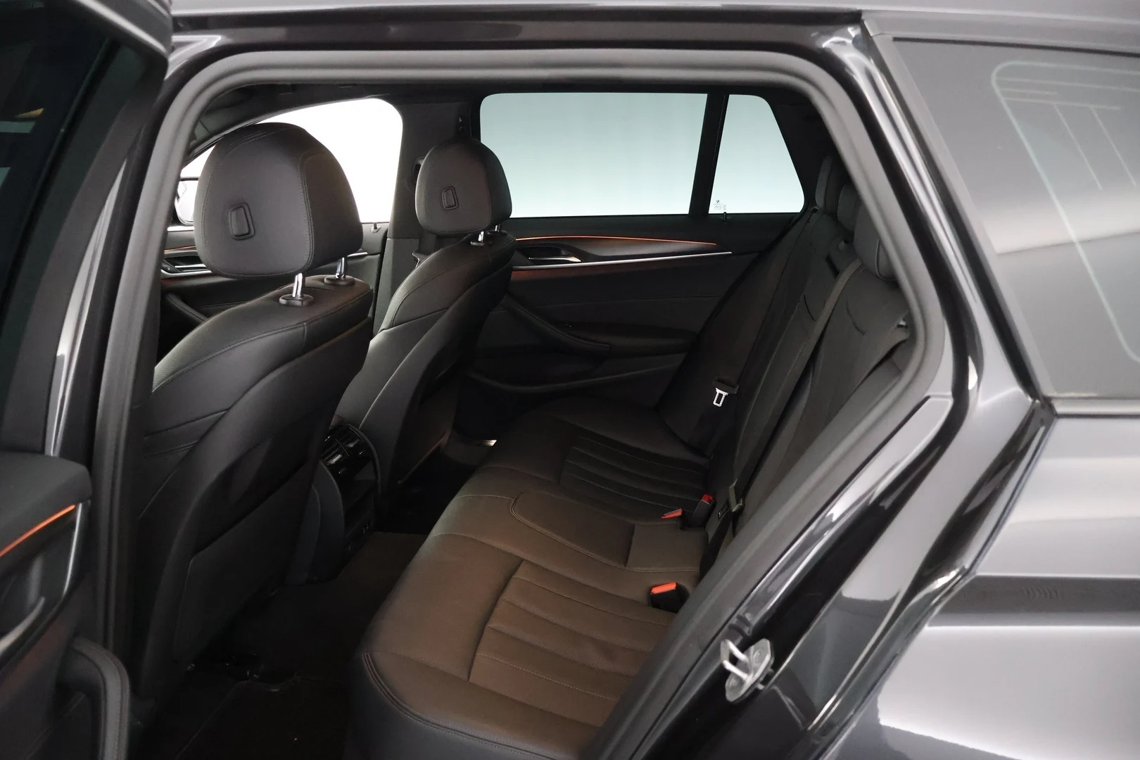 Car Image - 45wvZf5Z4Lr2syUms2CUD1