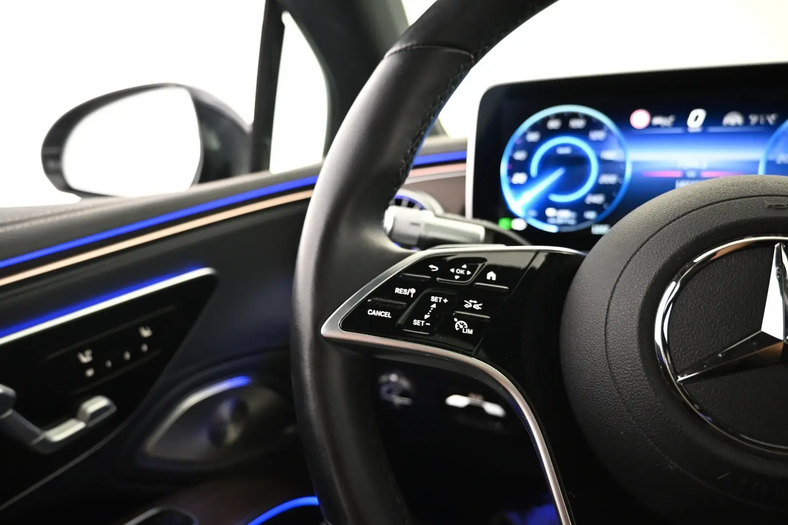Car Image - 4uFMniCobLlI1ixfmgNNTP