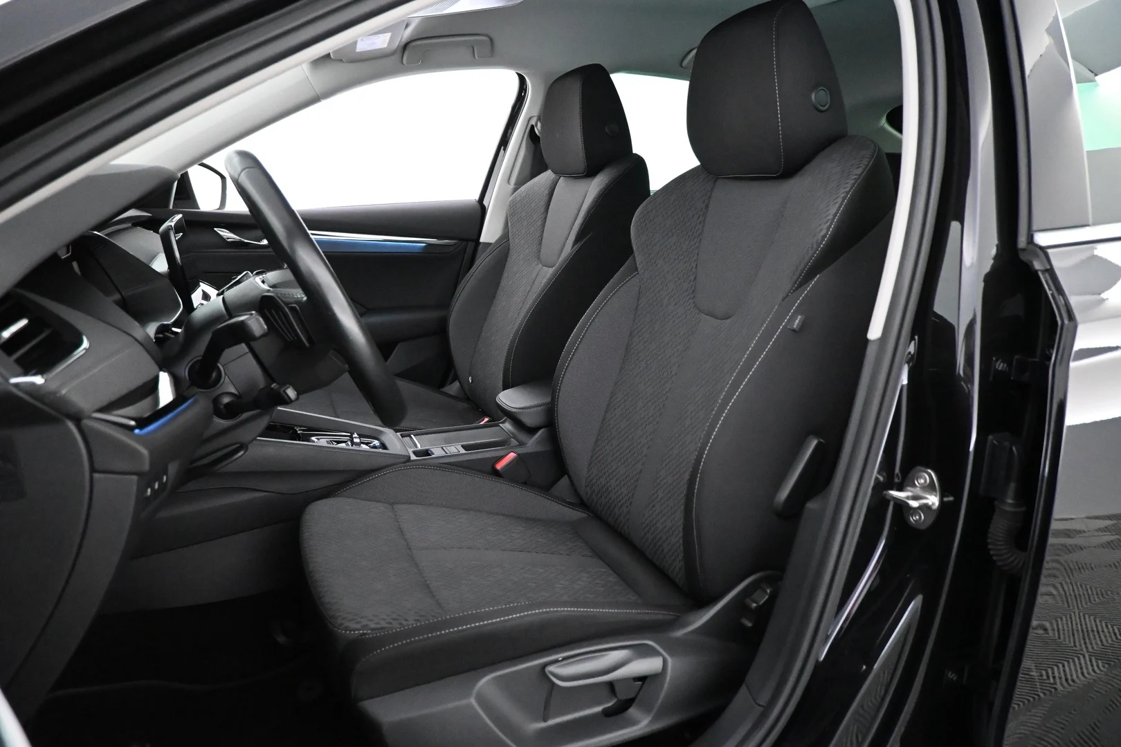 Car Image - 4S3fB4MtjbjuPK9Qa9DfRp