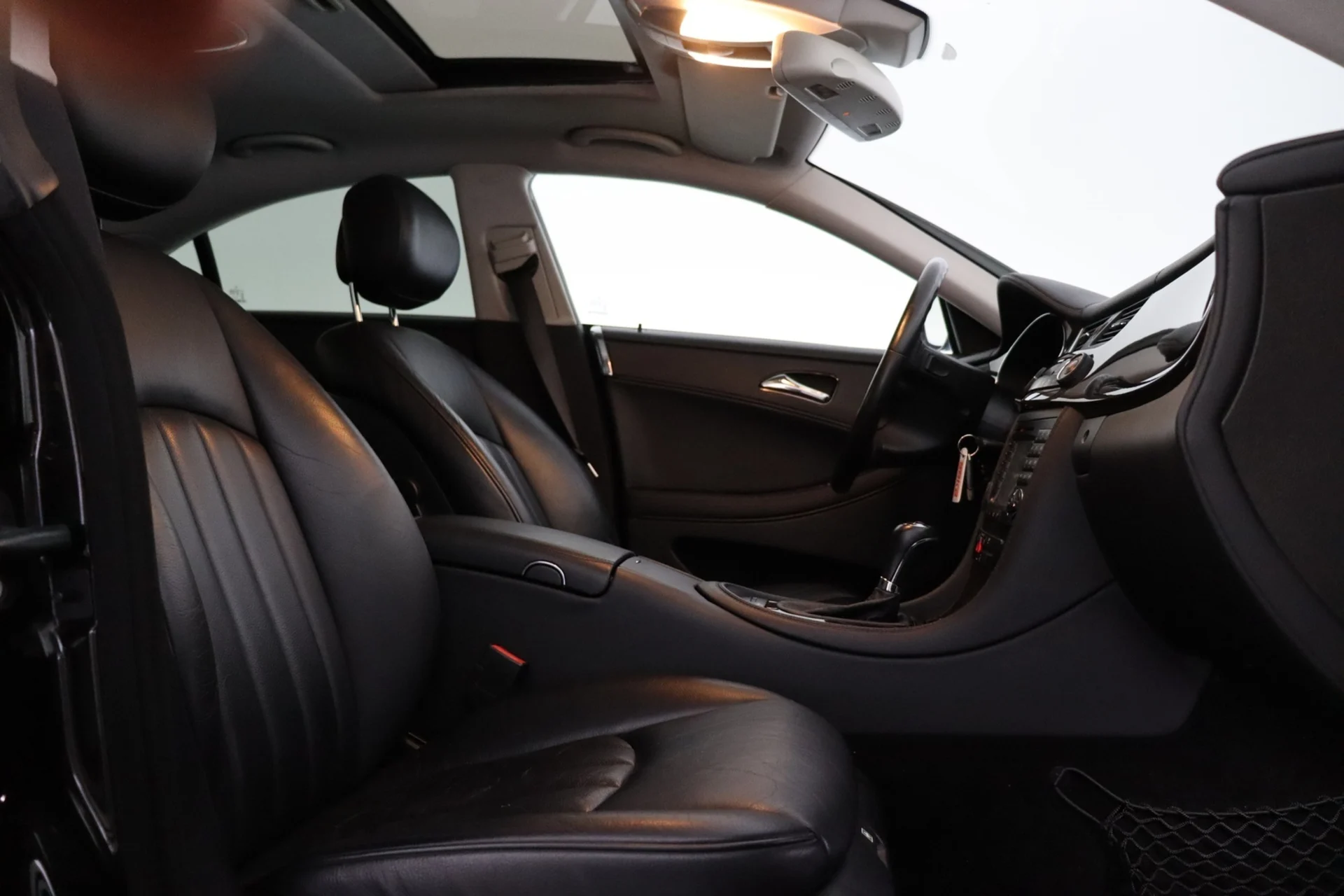 Car Image - 2K2PFJF0axmdAznzsYCeh0