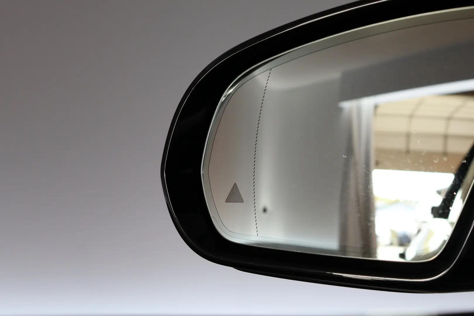Car Image - 3551e4O2eszF6WXxNbH6Um