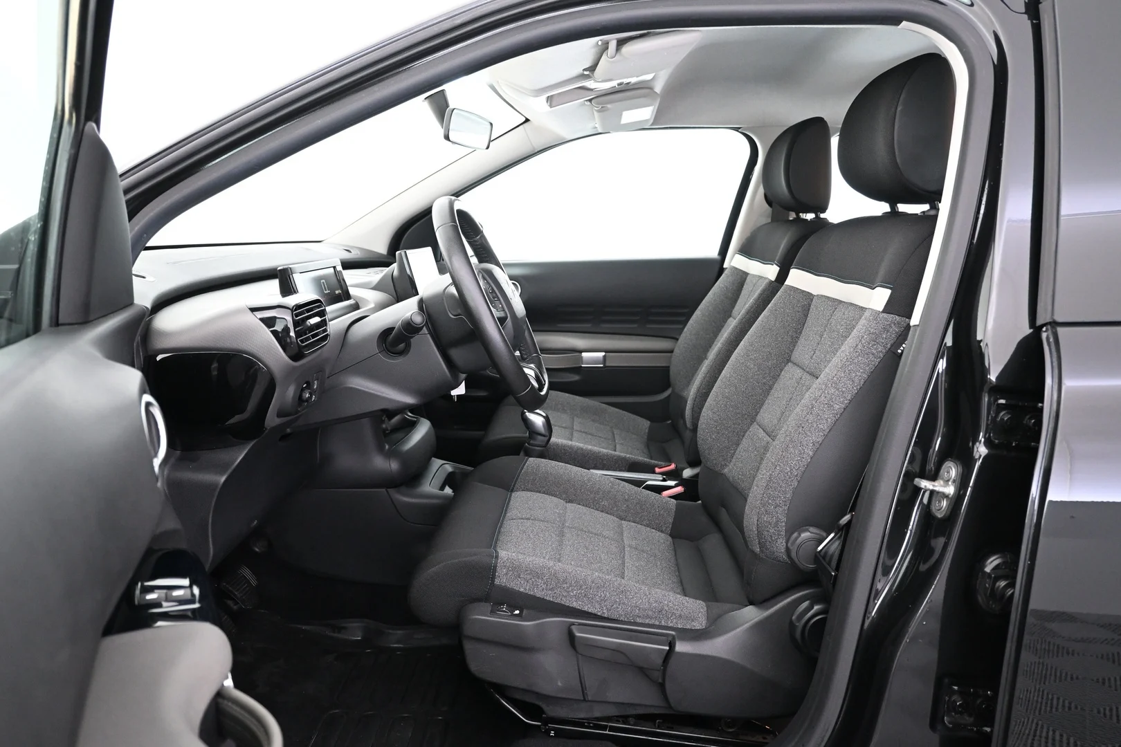 Car Image - 5HTzHsHzrSz0qX27bn0Ope