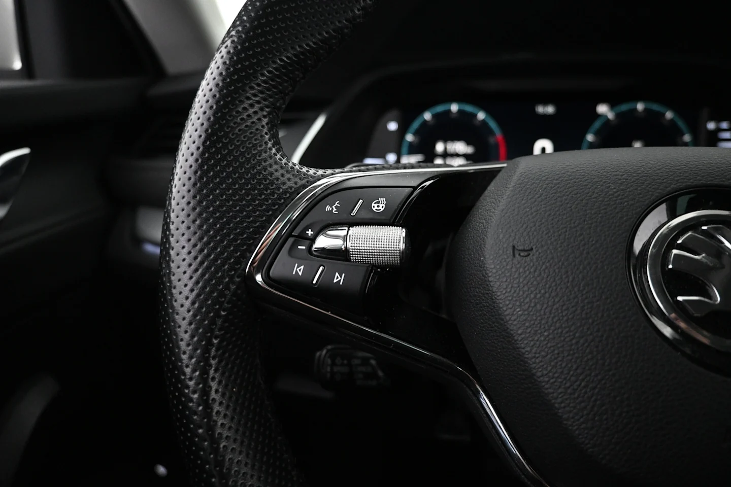 Car Image - 1RX7nvPWSSfk0Zmnsu7xTo