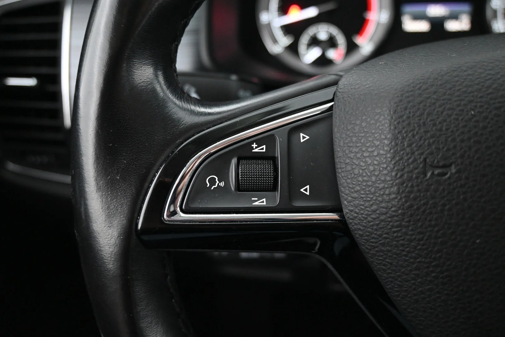 Car Image - 33GsZm2gpidWajplDPzfRv