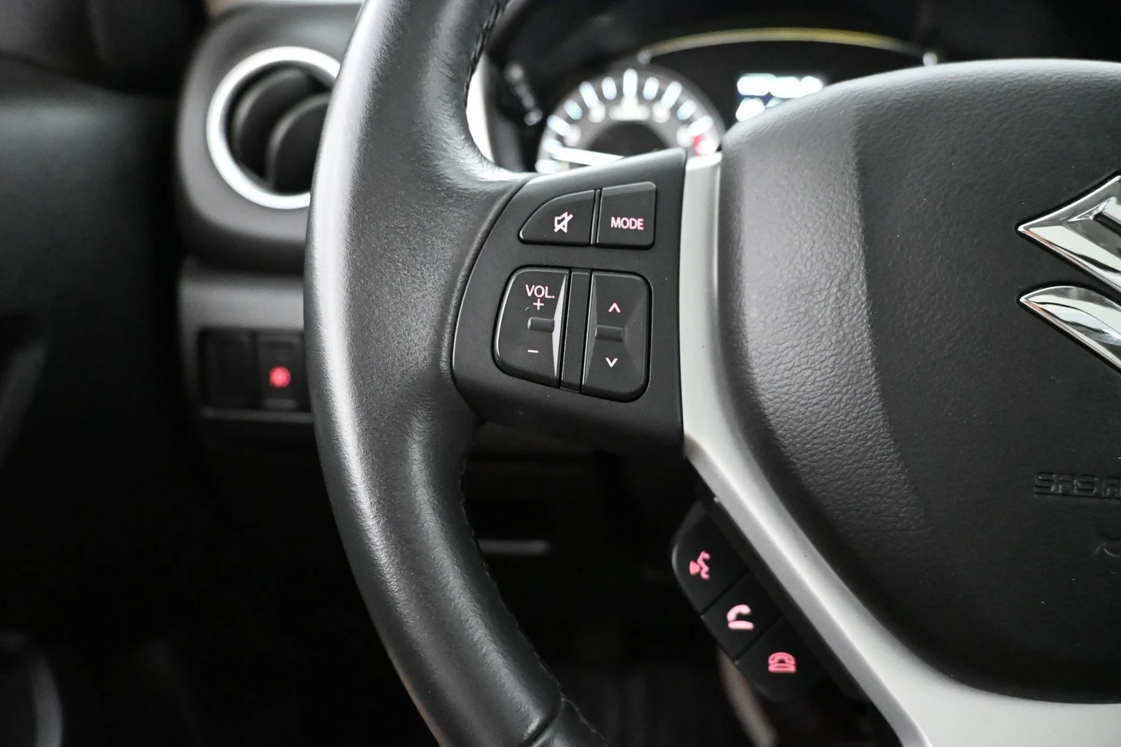 Car Image - 36Tnu4t9waHkZziGFEPBYq