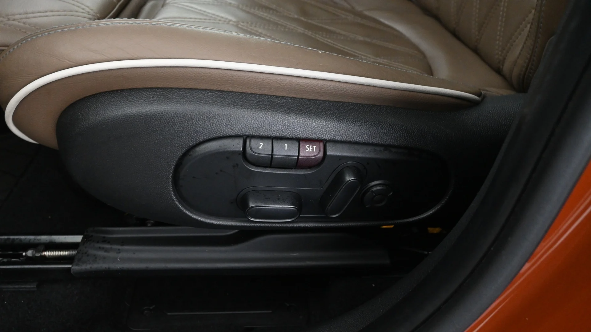 Car Image - 6QMWjWuo4ZqsJV5SzgEY9G