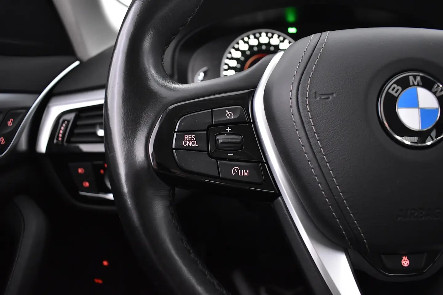 Car Image - 3sRJ7jVx2nRa4CqPRiDhl8