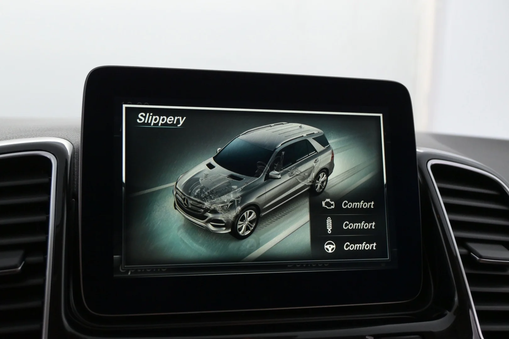 Car Image - 2QhEJfl5J3HzsHCX3ubMQO
