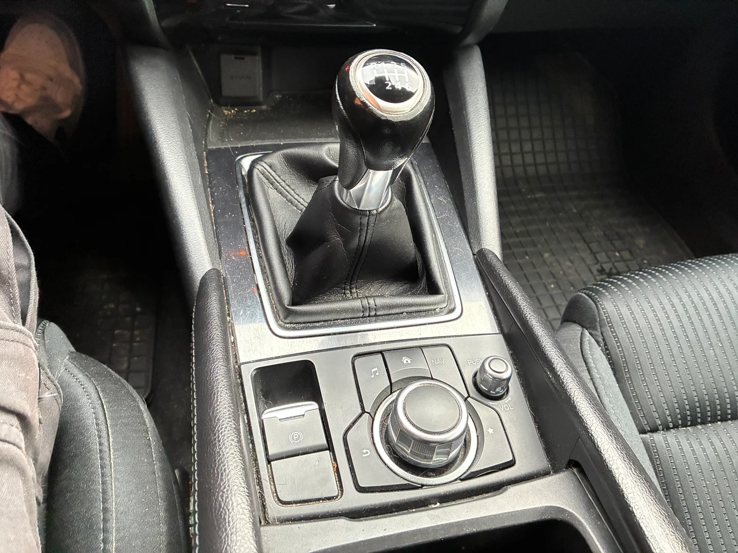 Car Image - 1QKH5SEw0i70pg6DaOl14H