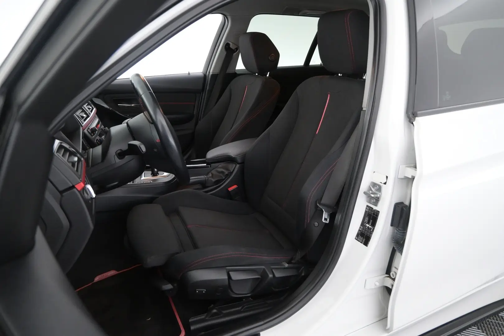 Car Image - DGSP4ywTe9o7NFDx1nHh0