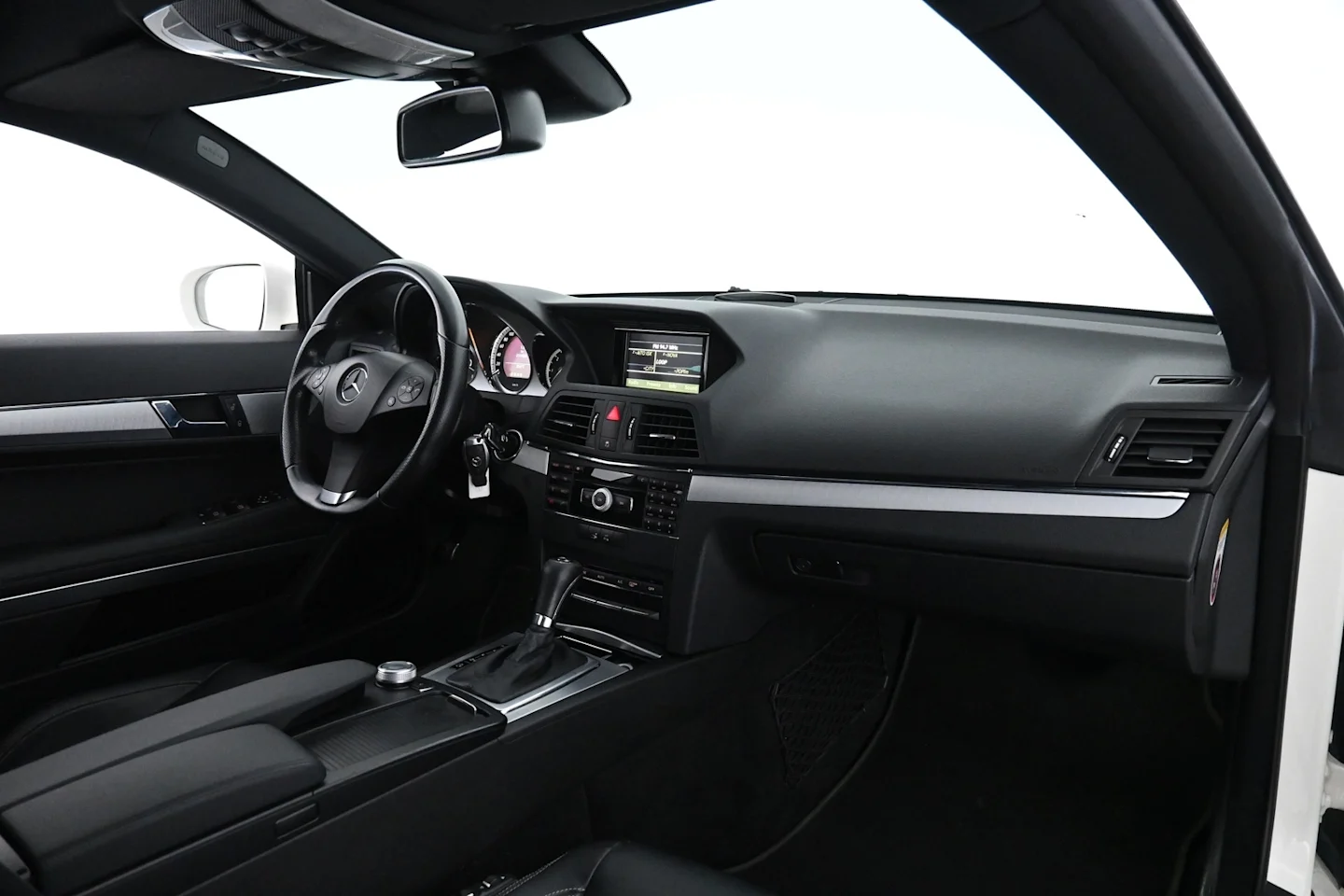 Car Image - eOtrXOnbG3N40wfuXa4ur