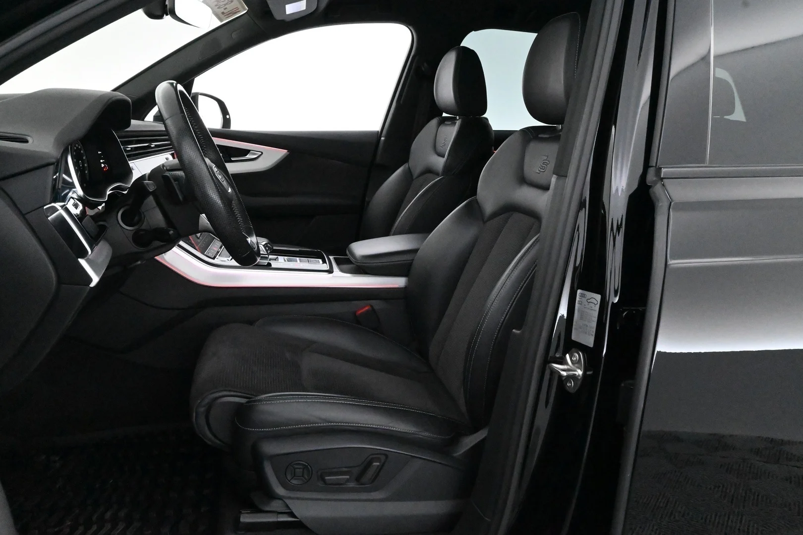 Car Image - 5NtqHOEUfpiUMa9xpOzx5c