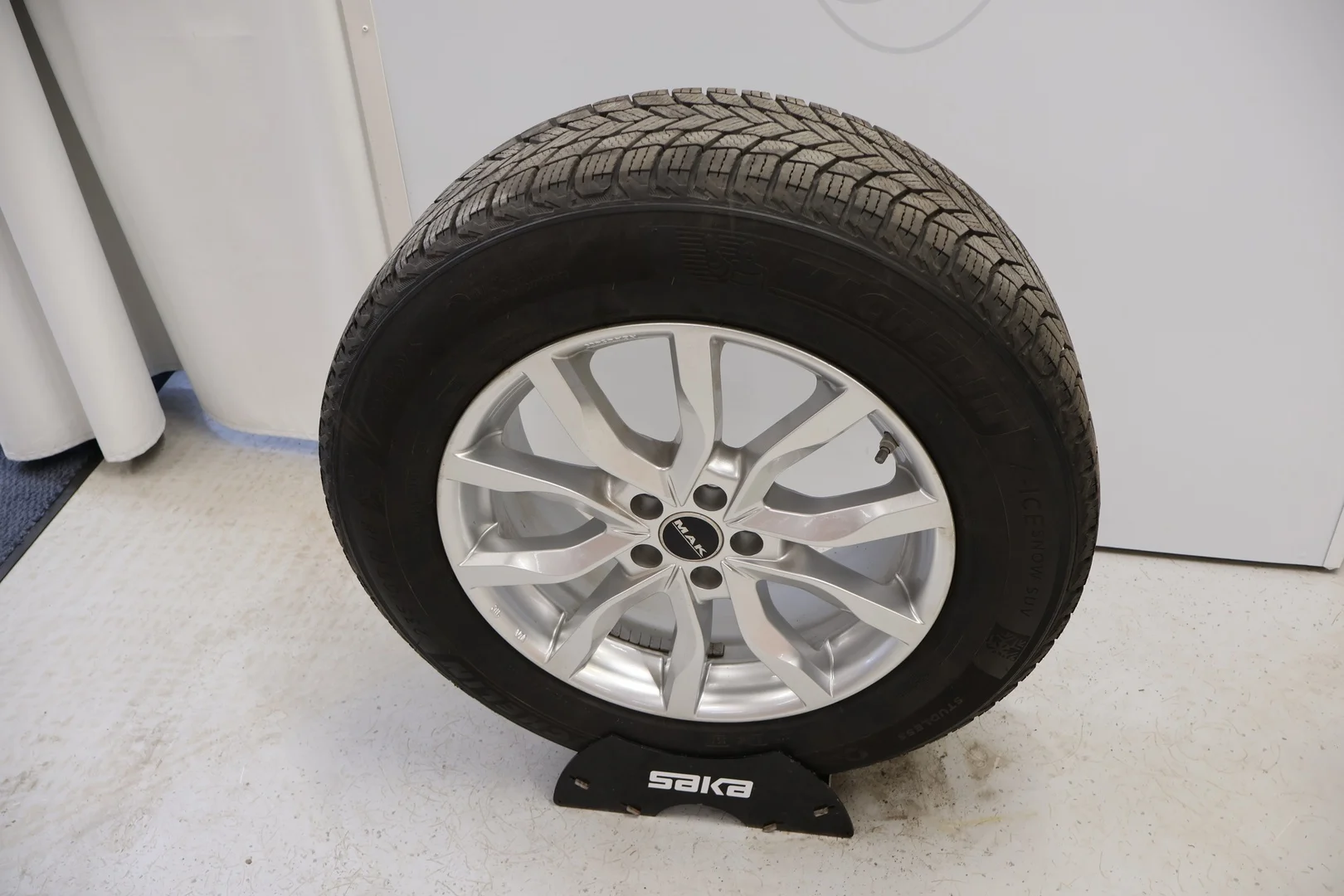 Car Image - 28n93X5WGVX9J91S1fyi4P