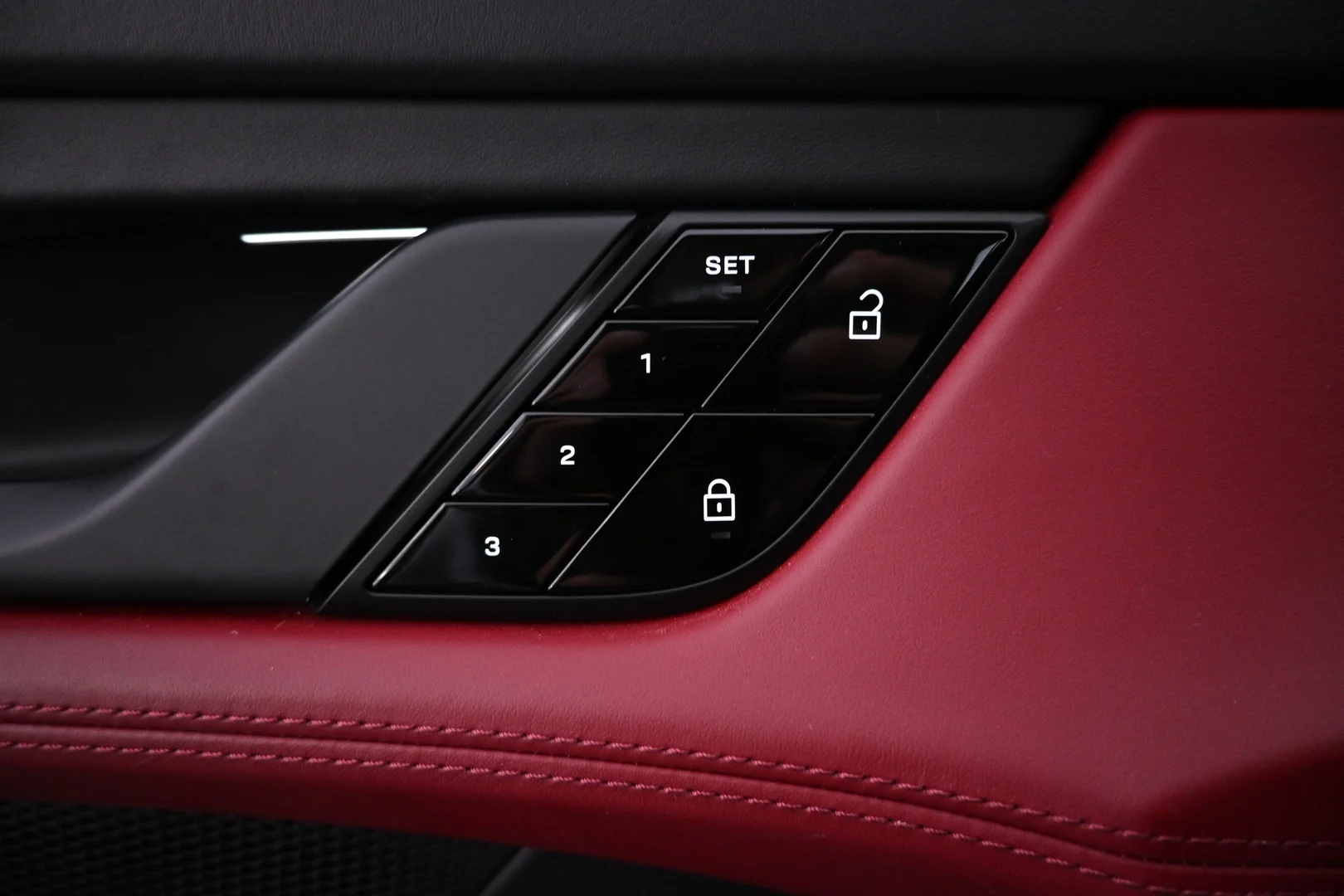 Car Image - 7cZI9Mb7j3LEstyVEqsA4d