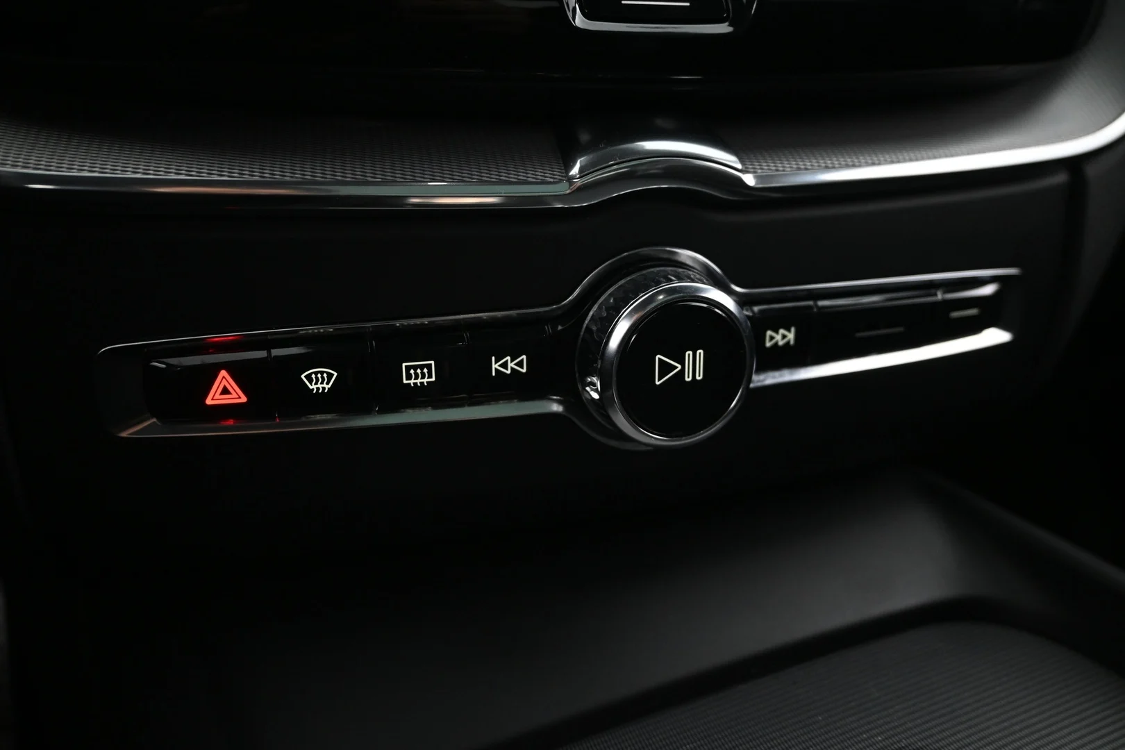 Car Image - 14n318GXdBDl7DXyebkJRJ