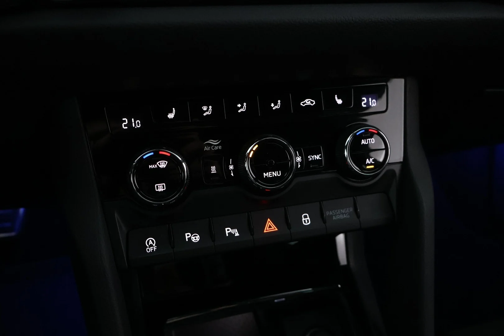 Car Image - 5Q7TPXnHgjJXTB5Whzotox