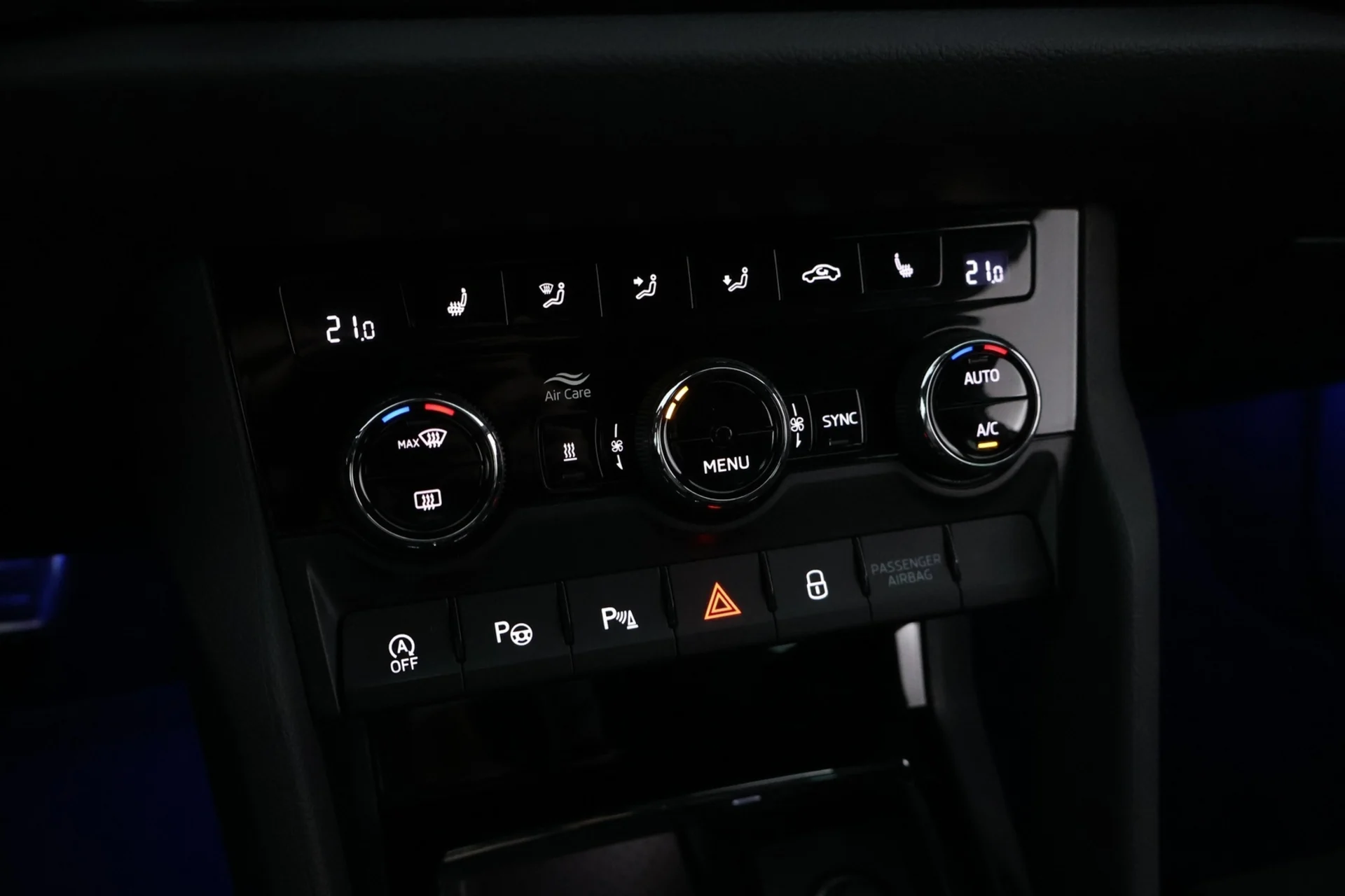 Car Image - 5Q7TPXnHgjJXTB5Whzotox