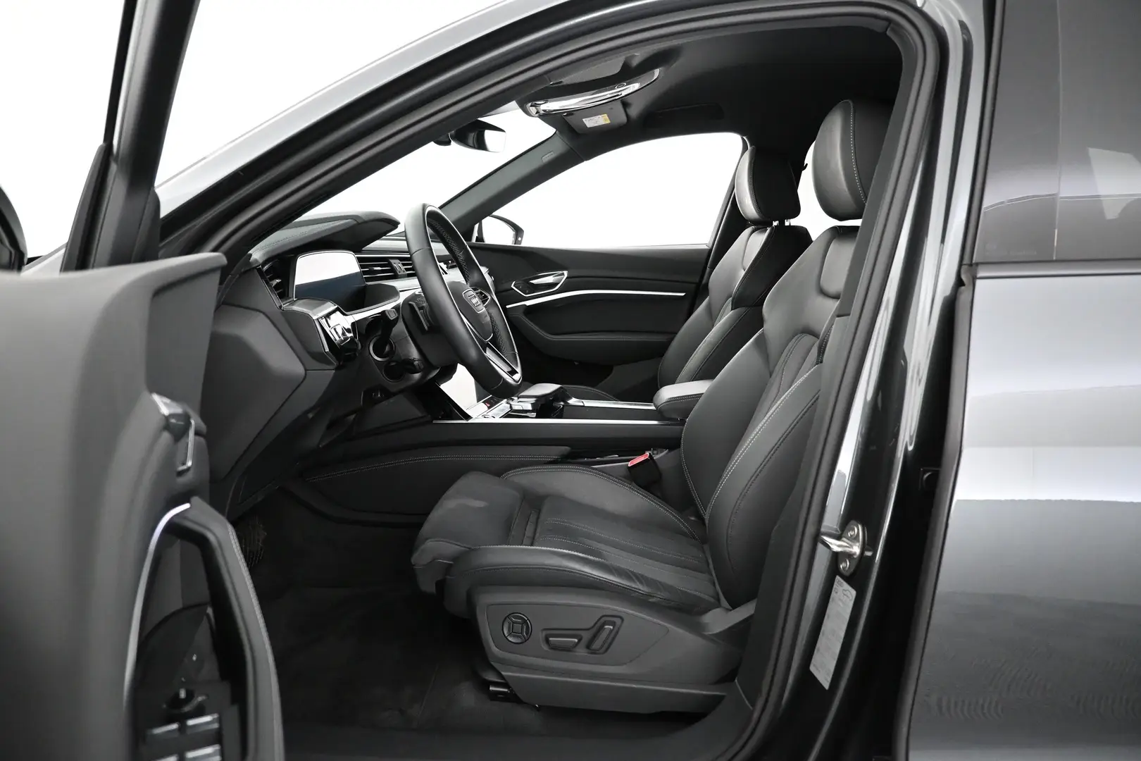 Car Image - HjPSb1CRE2NGx3o5aufVS