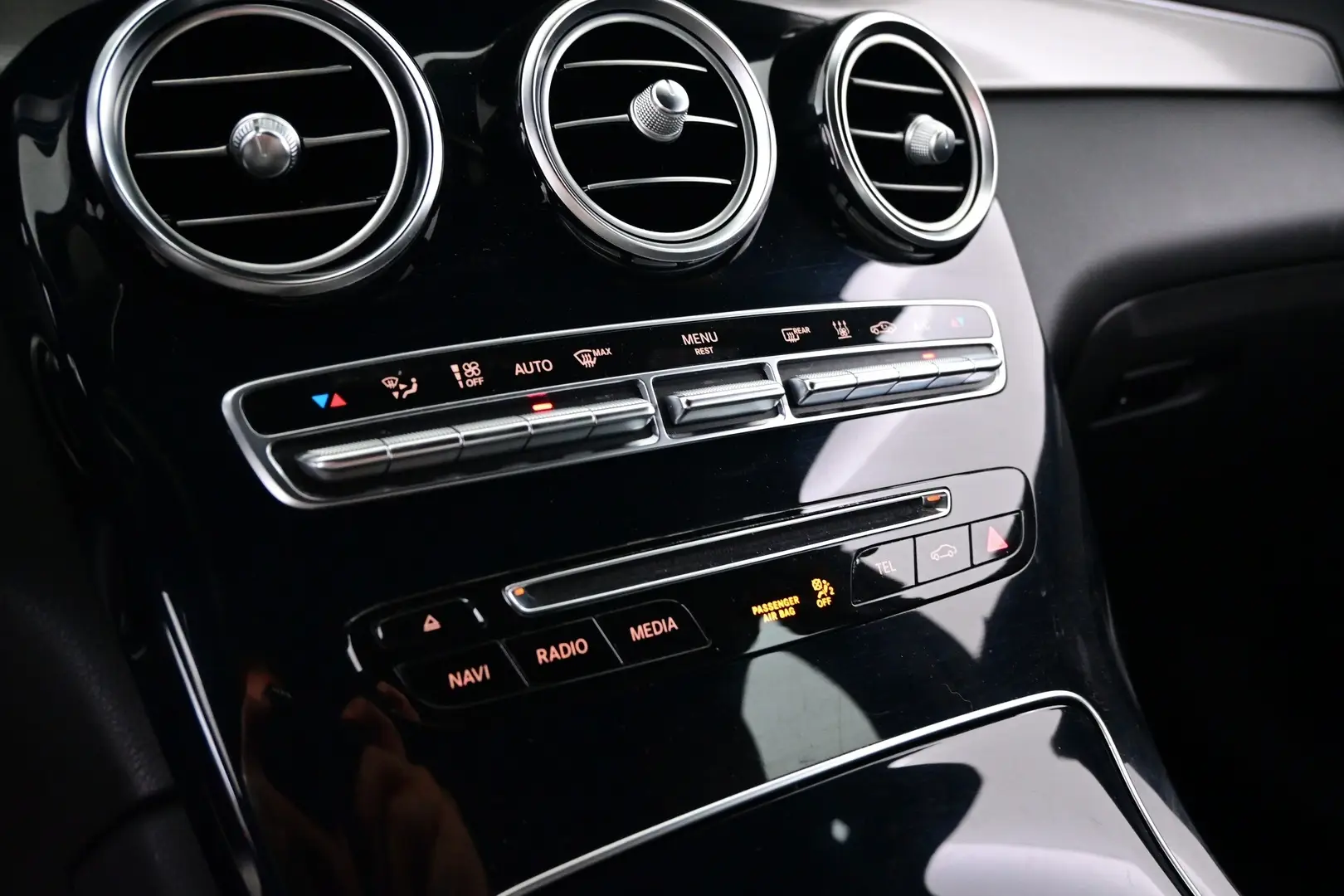 Car Image - 7gIsmEf8VJzSLnhzWmwxeb