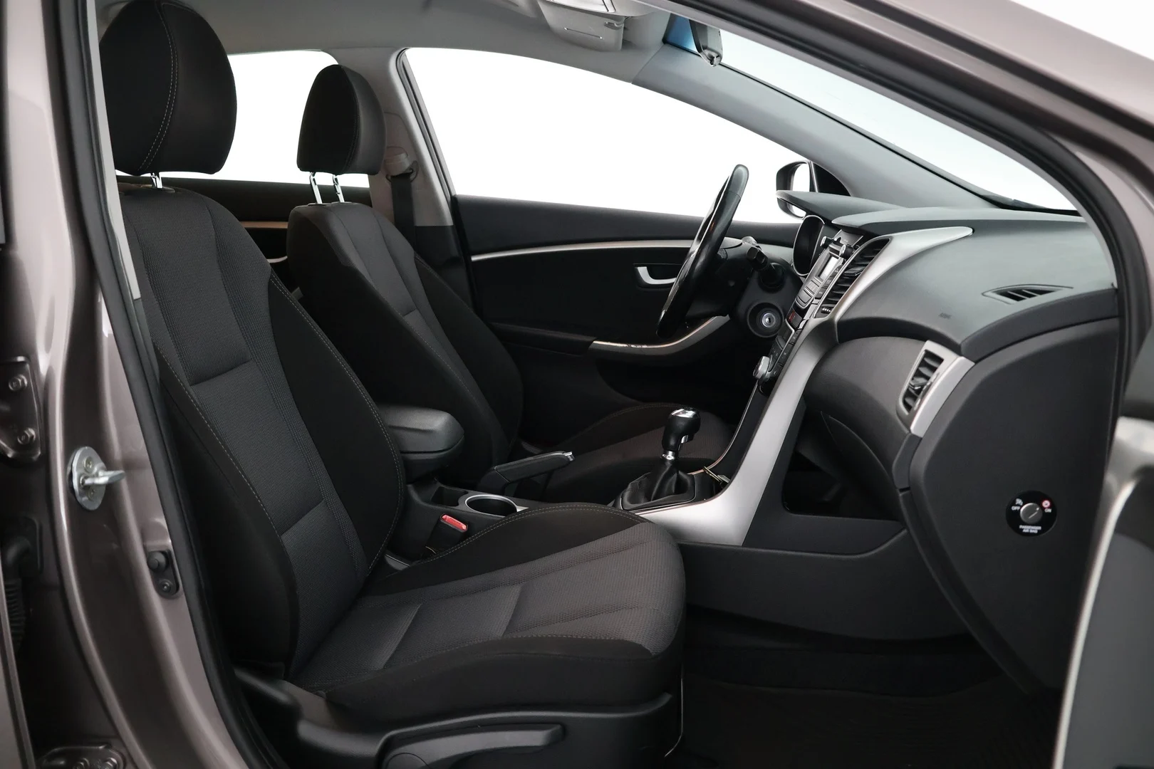 Car Image - WR7ELX1K6sT6RzAi3GPb2