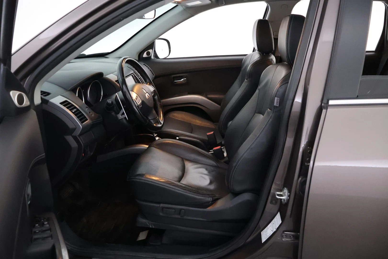 Car Image - 9yR4uJgYQvakMGAfG5B12