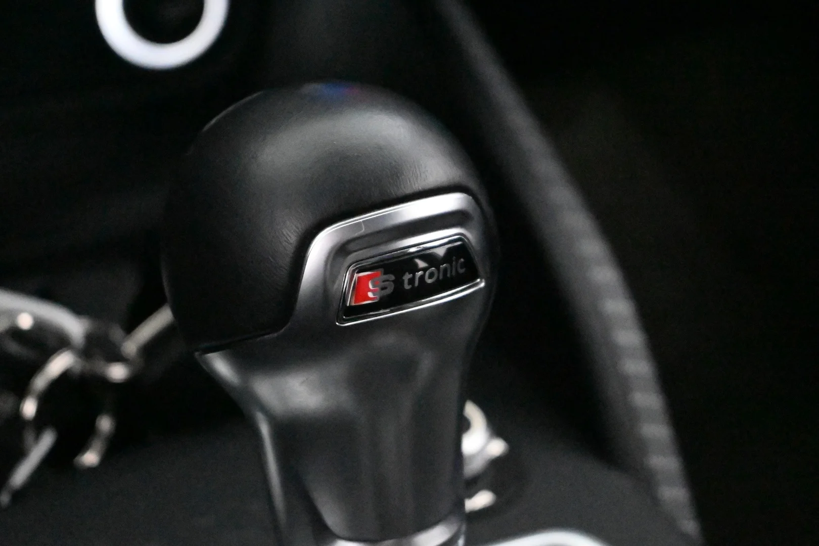 Car Image - 51eGgDoCKMU6rs3G8QoqMn