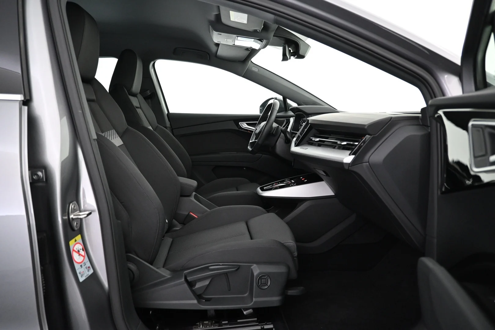 Car Image - 4QG62zv8EKa8RYSSlFLTFl