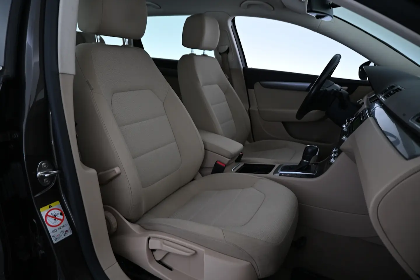 Car Image - 7bat9Fx4IAwXarvBdCxpWC
