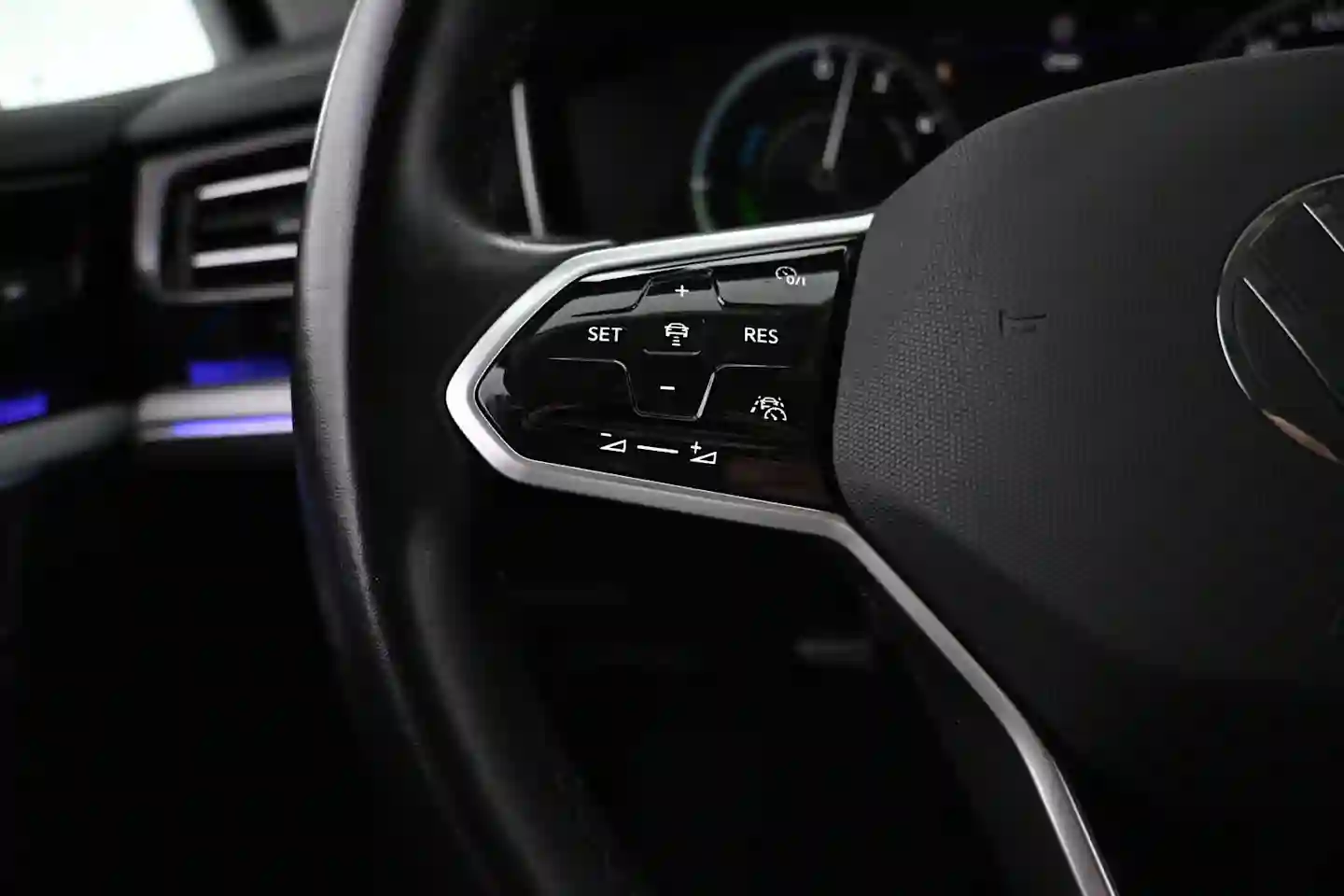 Car Image - PG3jZk6VRWkdzr5Cvq8AX