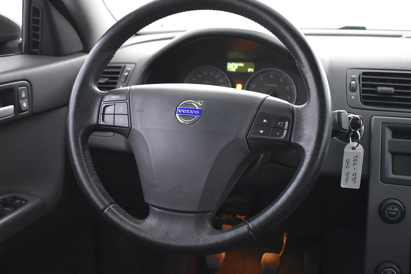 Car Image - l26cw1Ixj35FJpzJZbwkL