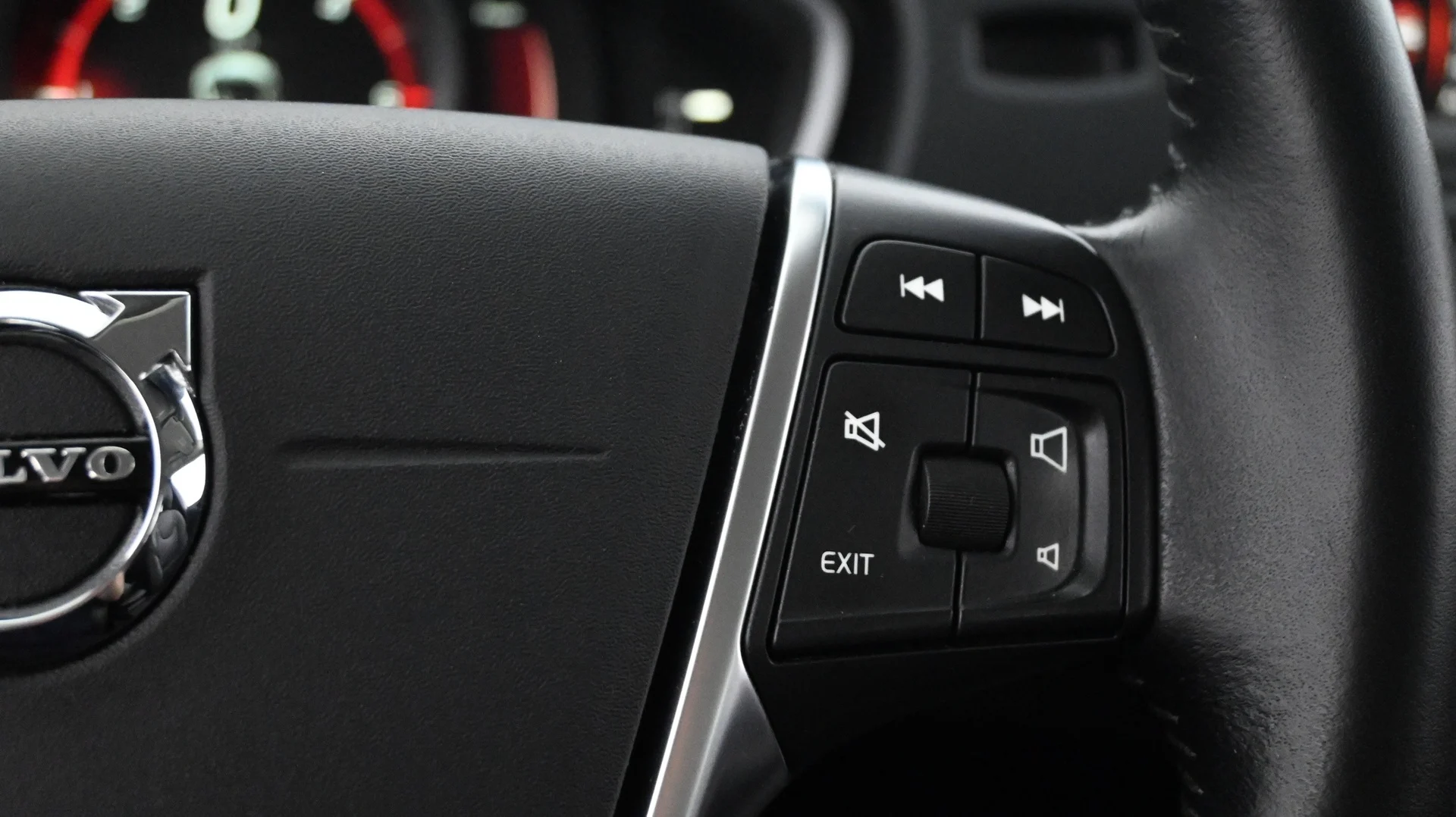 Car Image - 5lCB36d9LNcFjIvUxkXvf7