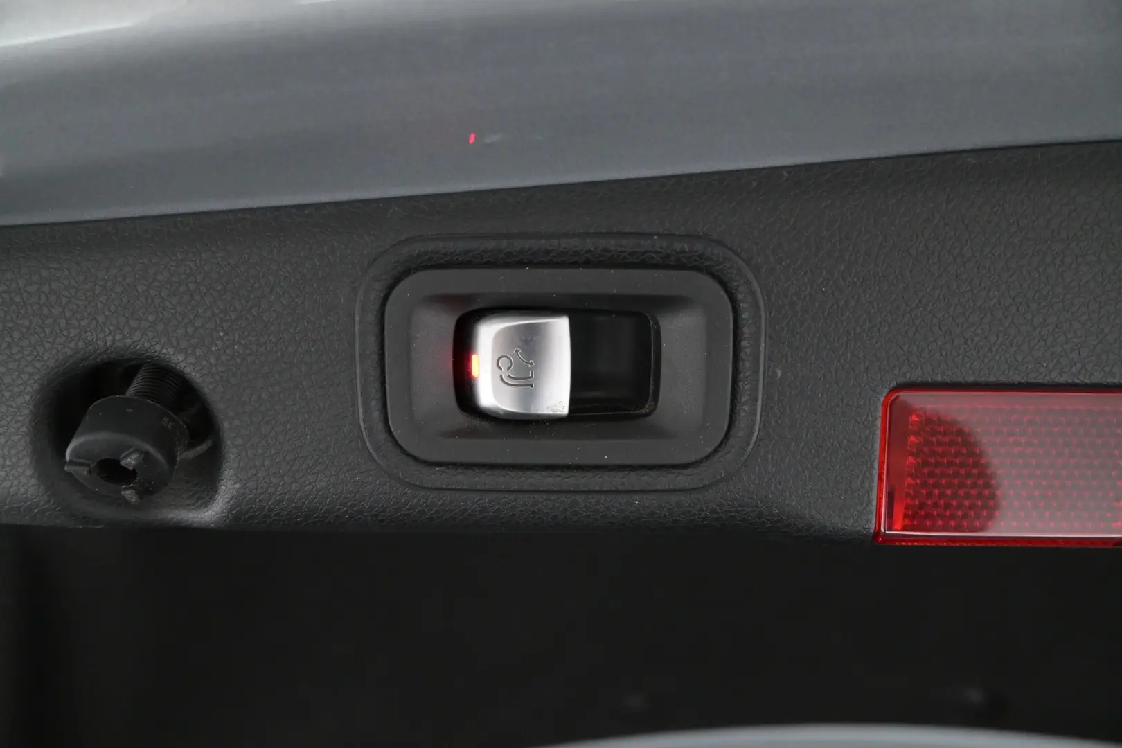 Car Image - 7t70eCS5KD9S2XgGO5uJfd