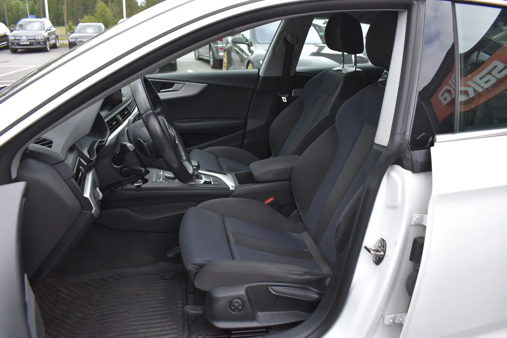 Car Image - 61Gotl5uY8fvwtEAlipNLV