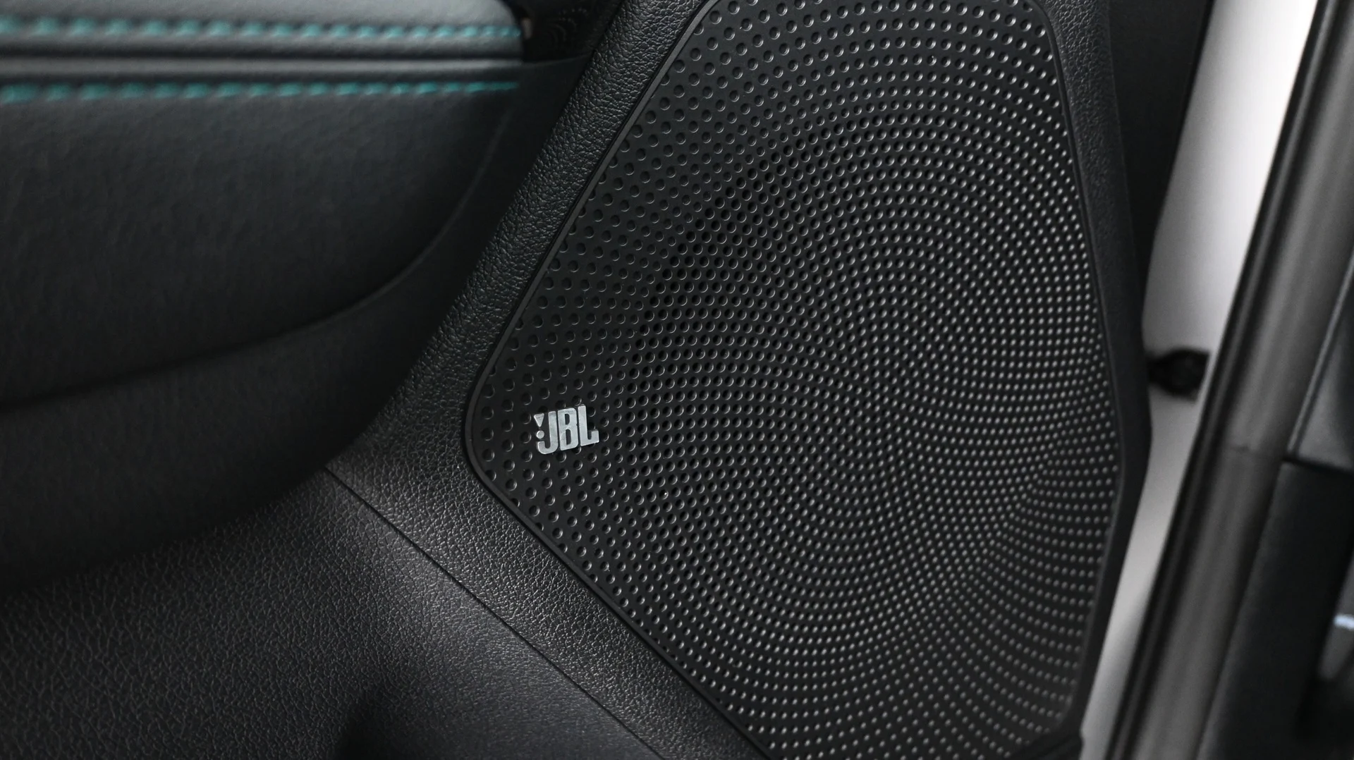 Car Image - 6vR9Ib1txQ9hbK3jlD8hbV